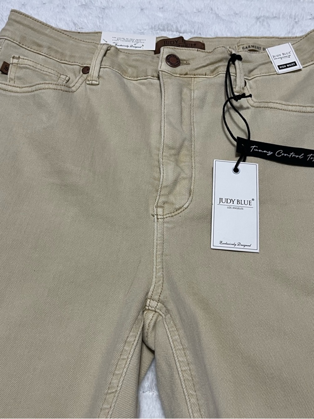 NWT Judy Blue Women's Skinny Jeans in Beige - Picture 2 of 5